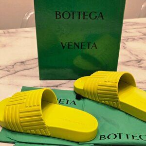 BOTTEGA VENETA slides